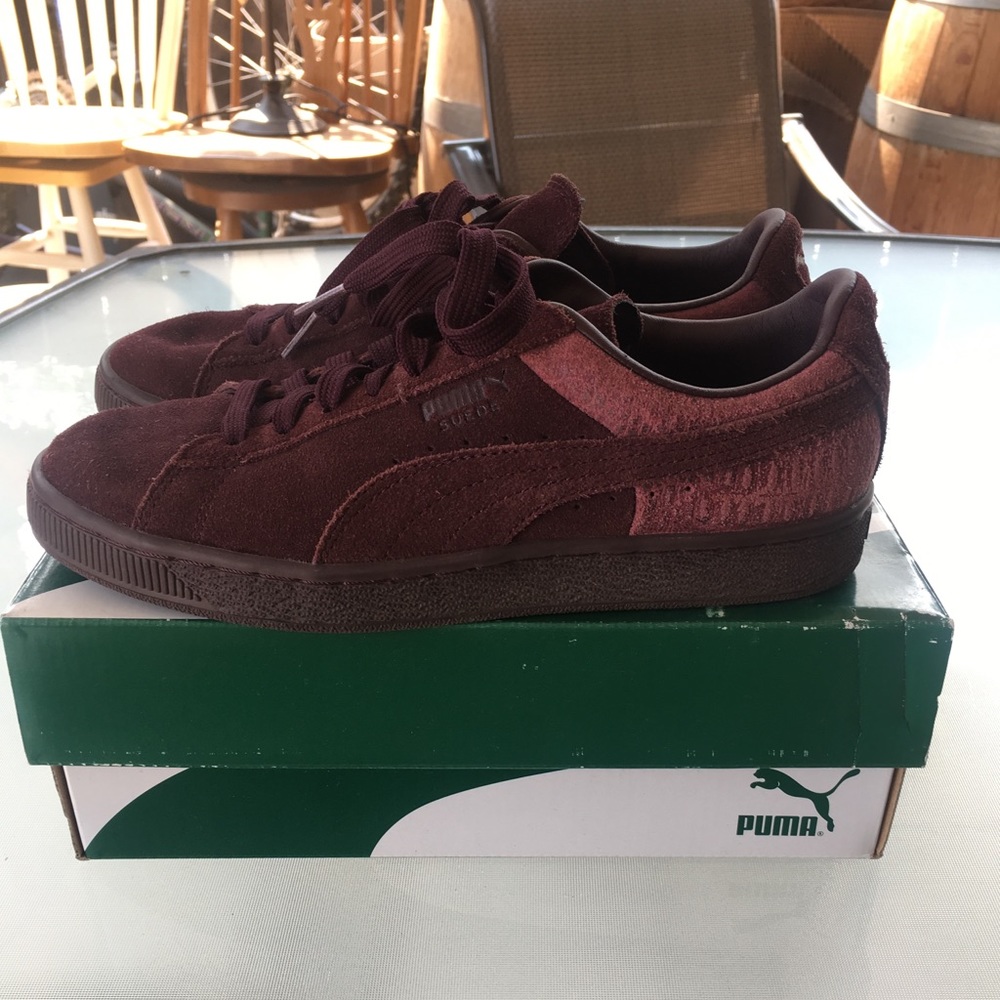 Women suede classic sneaker